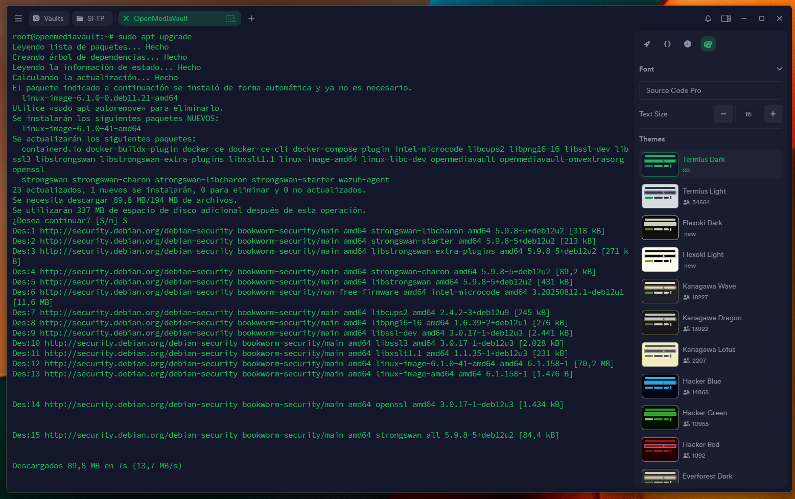 Captura de Termius con el terminal de Linux conectado por SSH con los comandos apt update, apt upgrade y omv-upgrade